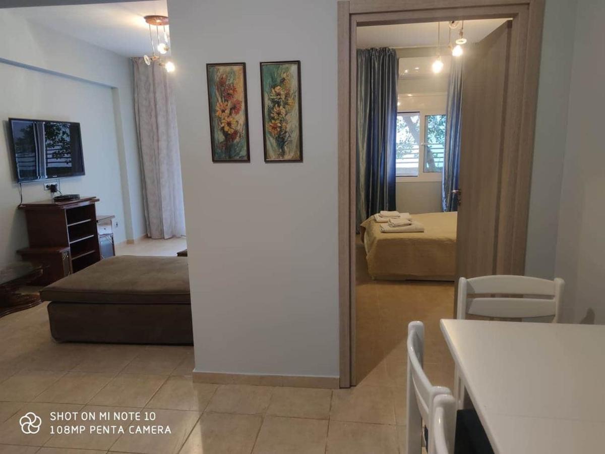 Apartment Maxim Атина Екстериор снимка