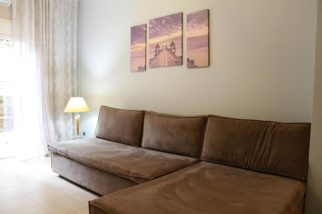 Apartment Maxim Атина Екстериор снимка
